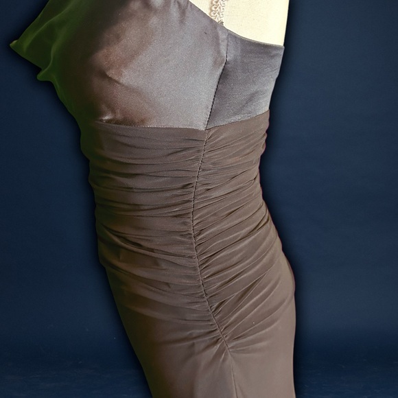 NWT Laundry By Shelli Segal Black Silk Ruched Bodice Halterneck Gown Size 4P - Picture 8 of 15